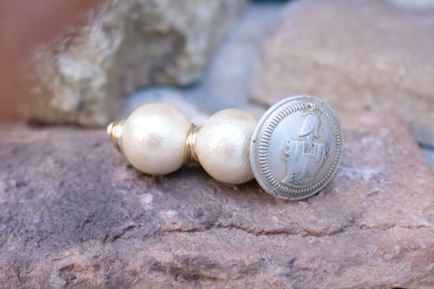 フランスミリタリーボタンブローチ